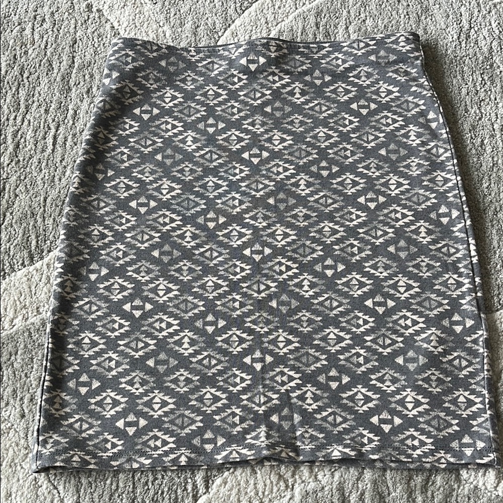 Hollister Gray and white Aztec Pencil Skirt for Work xs